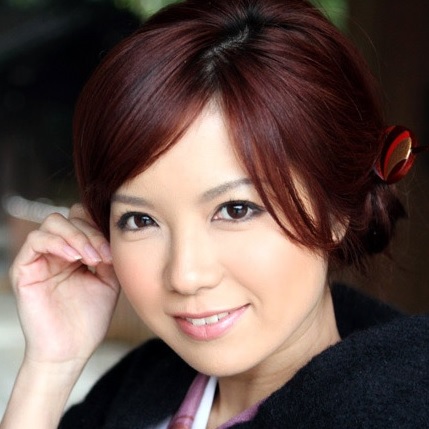 华月真菜香_華月まなか